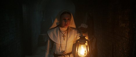 Taissa Farmiga - The Nun - Van film