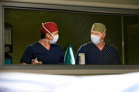 Martin Henderson, Kevin McKidd - Grey's Anatomy - None of Your Business - Photos