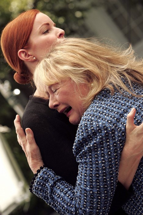 Marcia Cross, Shirley Knight