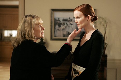 Shirley Knight, Marcia Cross - Desperate Housewives - Kontrolle ist alles - Filmfotos
