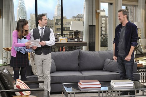 Lindsay Sloane, Thomas Lennon, Matthew Perry - The Odd Couple - The Audit Couple - Van film