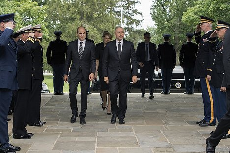Michael Kelly, Kevin Spacey - House of Cards - Chapter 53 - Photos