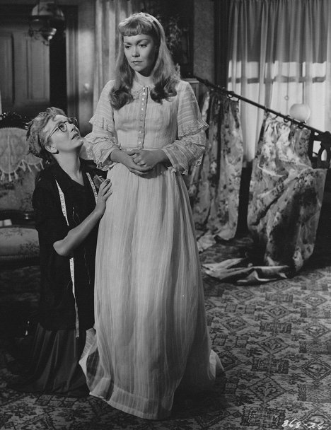Gertrude Lawrence, Jane Wyman - The Glass Menagerie - Film