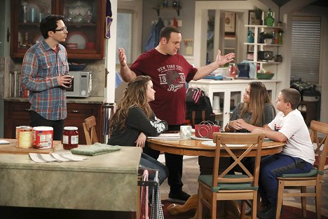 Ryan Cartwright, Taylor Spreitler, Kevin James, Mary-Charles Jones, James DiGiacomo - Kevin Can Wait - Cooking Up a Storm - Photos