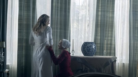 Elisabeth Moss, Madeline Brewer - Príbeh služobníčky - Posledný obrad - Z filmu