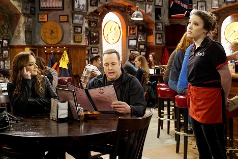 Leah Remini, Kevin James - Kevin Can Wait - Brew Haha - Photos