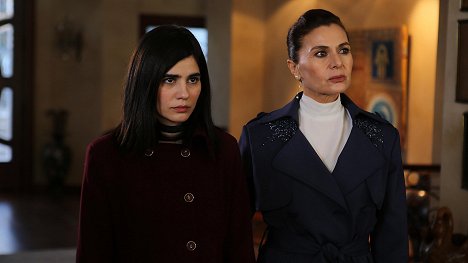 Zeynep Çamcı, Hatice Aslan - Adı: Zehra - Episode 2 - Filmfotos