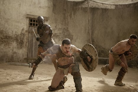 Peter Mensah, Andy Whitfield, Manu Bennett - Spartacus - Árnyjátékok - Filmfotók