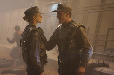 Cécile Breccia, Casper Van Dien - Starship Troopers 3: Marauder - Filmfotos