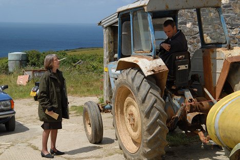 Eileen Atkins, Joe Absolom - Doc Martin - Haie und Katzen - Filmfotos