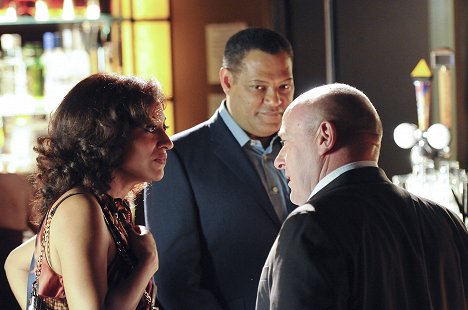 Tracee Ellis Ross, Laurence Fishburne, Dean Norris - CSI: Crime Scene Investigation - All That Cremains - Photos