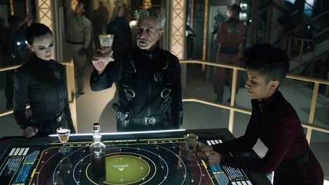 Cara Gee, David Strathairn, Dominique Tipper - The Expanse - It Reaches Out - Photos