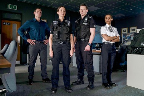 Gareth Jewell, Catrin Stewart, Jack Parry-Jones, Suzanne Packer - Savuava ase - Season 1 - Promokuvat