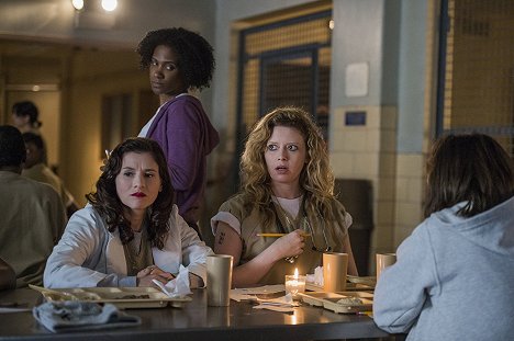 Yael Stone, Vicky Jeudy, Natasha Lyonne - Orange Is the New Black - S*áči! - Z filmu