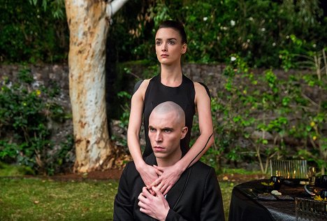 Charlotte Le Bon, Tom Hughes - Project Lazarus - Kuvat elokuvasta