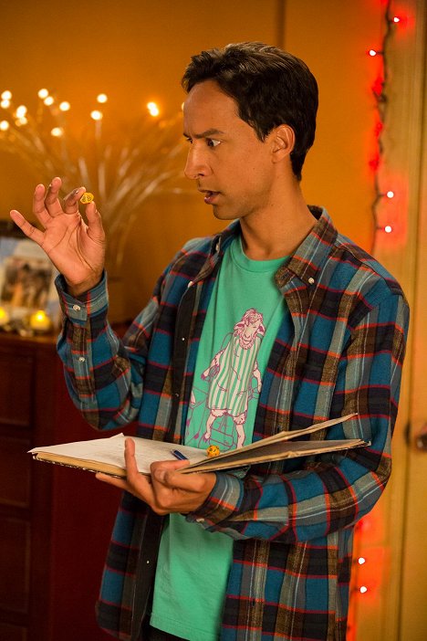 Danny Pudi - Community - Donjons & Dragons Plus Plus - Film