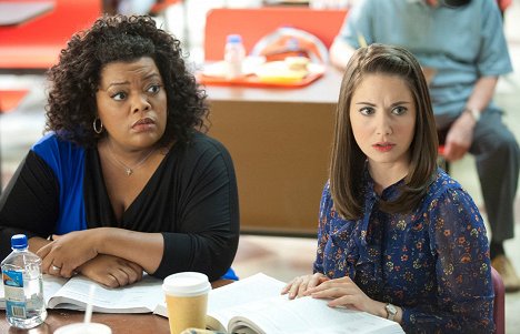 Yvette Nicole Brown, Alison Brie - Community - Introduction to Finality - Photos