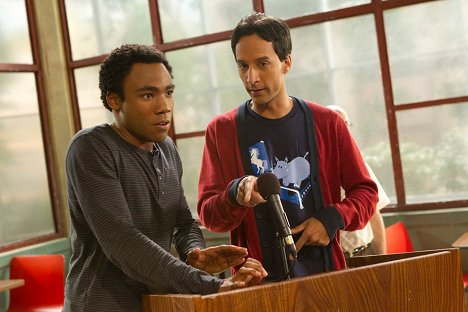 Donald Glover, Danny Pudi - Community - Course Listing Unavailable - De la película