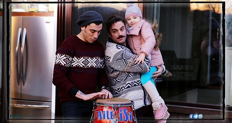 Can Bonomo, Ufuk Özkan - Aile İşi - Cartões lobby