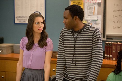 Alison Brie, Donald Glover - Community - Tournage de documentaire avancé - Film