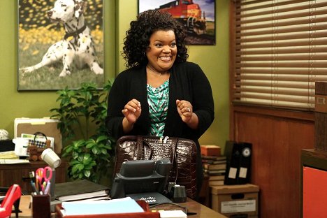 Yvette Nicole Brown - Community - History 101 - Van film