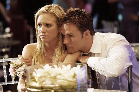 Brittany Snow, Scott Porter - Prom Night - Photos