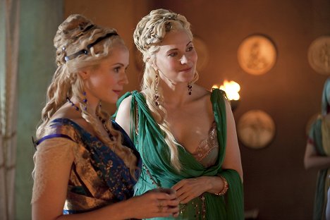 Brooke Harmon, Lucy Lawless - Spartacus - Catin - Film