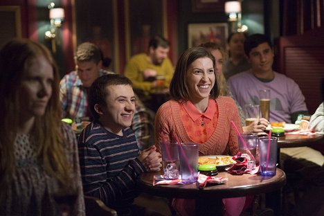 Atticus Shaffer, Eden Sher - The Middle - The Royal Flush - Photos