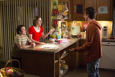 Atticus Shaffer, Eden Sher, Charlie McDermott - The Middle - A Heck of a Ride (2) - Photos
