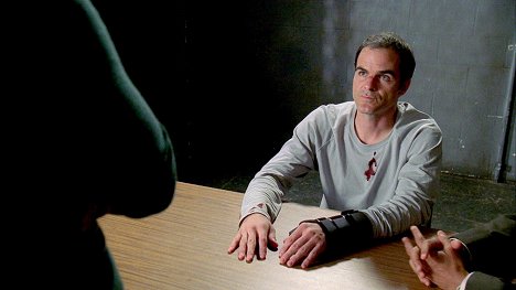 Michael Kelly - Law & Order: Special Victims Unit - Confrontation - Photos