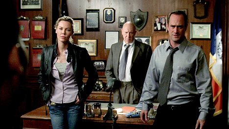 Connie Nielsen, Dann Florek, Christopher Meloni - Law & Order: Special Victims Unit - Confrontation - Photos