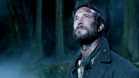 Noah Wyle - Falling Skies - Amis ou ennemis ? - Film