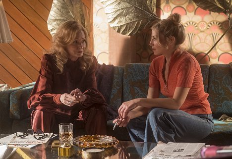 Melissa Leo, Ari Graynor - I'm Dying Up Here - Between Us - Photos