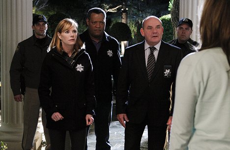 Marg Helgenberger, Laurence Fishburne, Paul Guilfoyle - Kriminálka Las Vegas - Otec nevěsty - Z filmu