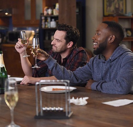 Jake Johnson, Lamorne Morris - New Girl - The Cubicle - Photos