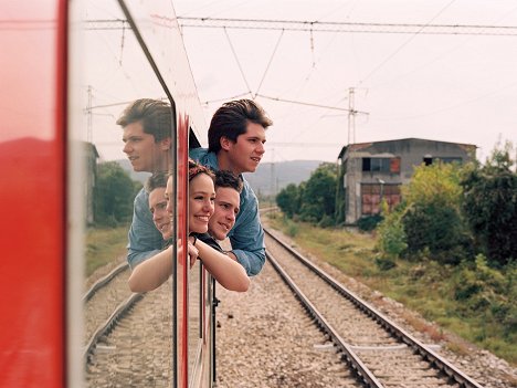 Marie Zabukovek, Guillaume Arnault, Abraham Wapler - Interrail - Filmfotók