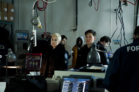 Charlotte Sullivan, Gregory Smith - Rookie Blue - Heart Breakers, Money Makers - Film