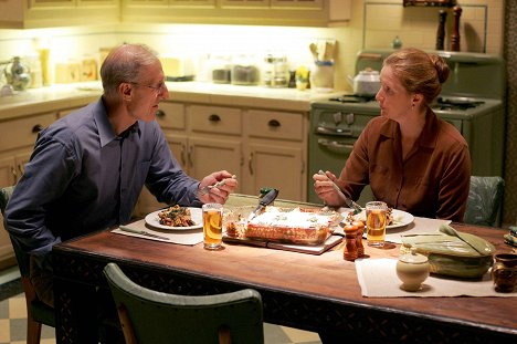 James Cromwell, Frances Conroy - Six Feet Under - Dancing for Me - Photos