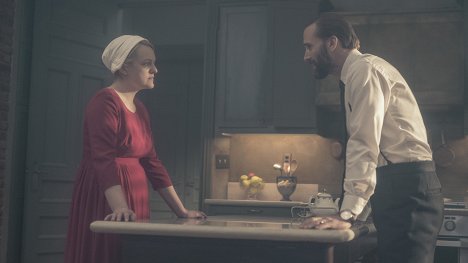 Elisabeth Moss, Joseph Fiennes - Příběh služebnice - Slovo Boží - Z filmu