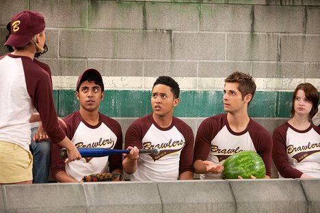 Tahj Mowry, Jean-Luc Bilodeau - Tři kluci a nemluvně - Take Her Out of the Ballgame - Z filmu