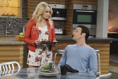 Emily Osment, Jonathan Sadowski - Young & Hungry - Young & Screwed - De la película