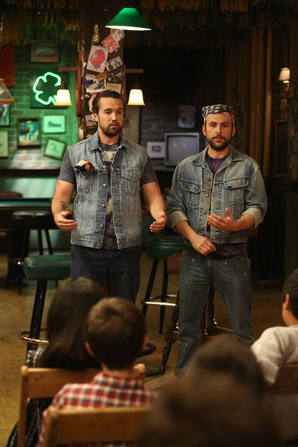 Rob McElhenney, Charlie Day - It's Always Sunny in Philadelphia - Zbraňová horečka: Stále trvá - Z filmu