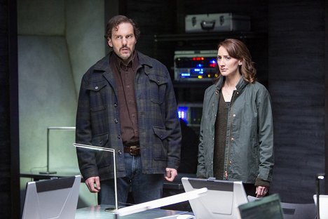 Silas Weir Mitchell, Bree Turner - Grimm - Schwarze Nacht - Filmfotos