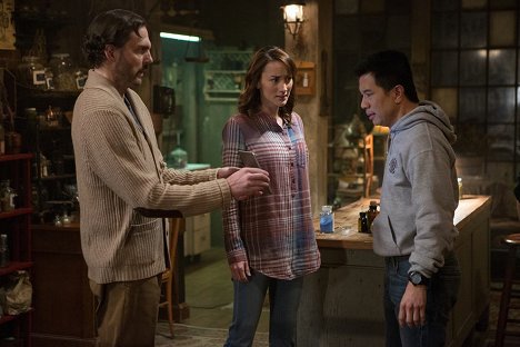 Silas Weir Mitchell, Bree Turner, Reggie Lee - Grimm - The Taming of the Wu - Film