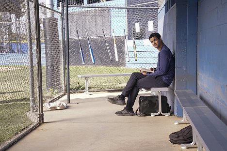 Elyes Gabel - Scorpion - Bolas Sujas - De filmes