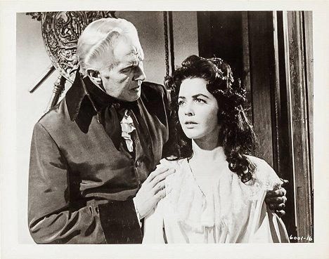 Vincent Price, Myrna Fahey - The Fall of the House of Usher - Photos