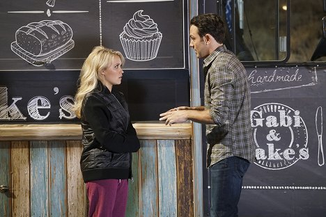 Emily Osment, Jonathan Sadowski - Young & Hungry - Young & the Next Day - Filmfotos