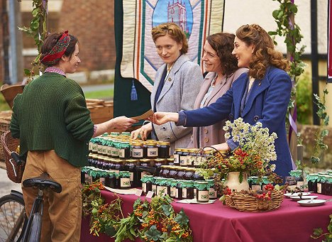 Clare Calbraith, Claire Price, Claire Rushbrook, Ruth Gemmell - Home Fires - Episode 1 - Photos