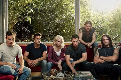 Finn Cole, Scott Speedman, Ellen Barkin, Shawn Hatosy, Jake Weary, Ben Robson - Animal Kingdom - Eine neue Familie - Werbefoto