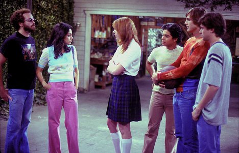 Danny Masterson, Mila Kunis, Laura Prepon, Wilmer Valderrama, Ashton Kutcher, Topher Grace - That '70s Show - What Is and What Should Never Be - Photos